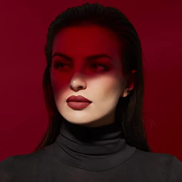 Deborah Milano Red Mat, Lippenstift 33 Timeless Red, matt mit Kollagen und Hyaluronsäure, nährend und beruhigend, 4,5 g – Bild 2