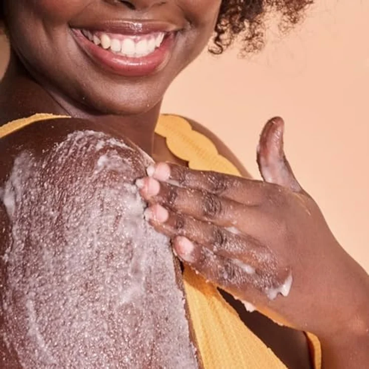 Tree Hut Vanilla Shea Sugar Scrub, Körperpeeling mit natürlichen Zuckerkörnern und Sheabutter, 510 g – Bild 5