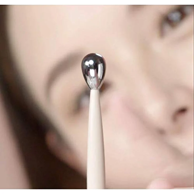 Beautyblender SHADY LADY All-Over Eyeshadow Brush & Cooling Roller, Puderpinsel für ein makelloses Augen-Make-up – Bild 6