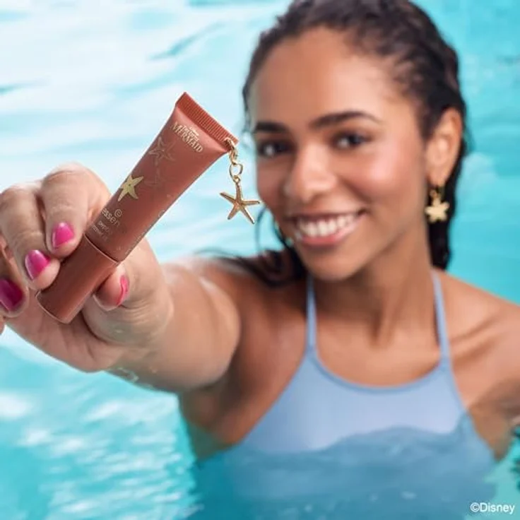 essence Disney The Little Mermaid Glitzer-Lipgloss mit Peptiden, Farbton 02 Seaside Romance, 10 ml, hochglänzend, feuchtigkeitsspendend, vegan – Bild 5