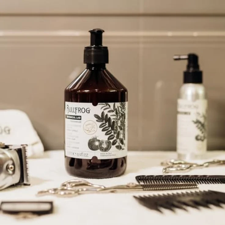 Bullfrog Delicate Cleansing Fluid 500 ml, flüssiges Shampoo für Haar und Bart, für empfindliche Kopfhaut und häufiges Waschen – Bild 6
