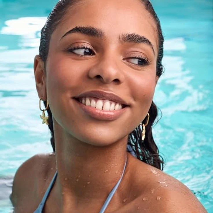 essence Disney The Little Mermaid Glitzer-Lipgloss mit Peptiden, Farbton 02 Seaside Romance, 10 ml, hochglänzend, feuchtigkeitsspendend, vegan – Bild 4