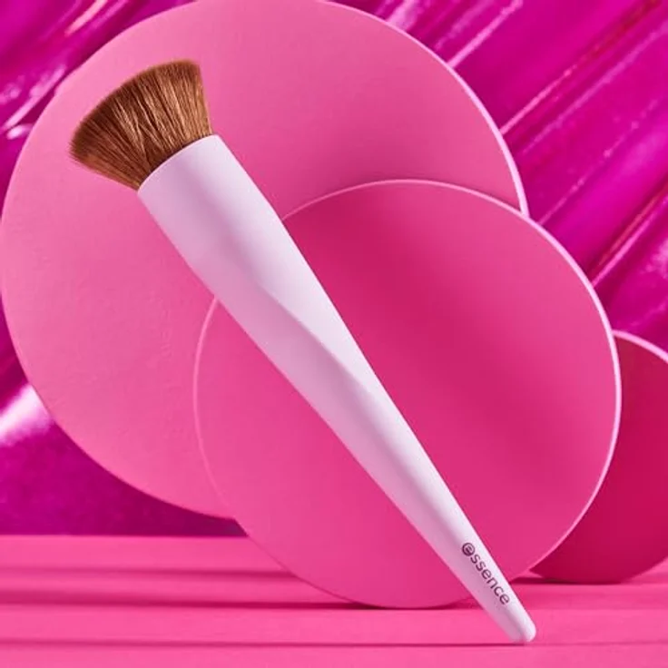 essence Buff away your problems, flacher Make-up-Pinsel für cremige Produkte, präzise Anwendung – Bild 4