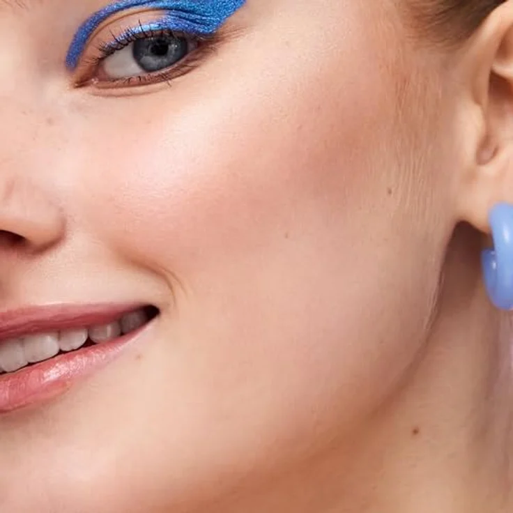 essence Superman Highlighter, Highlighter-Stift in Farbton 02 Mighty, 9.5 g mit intensiver Strahlkraft und veganer Formel – Bild 4