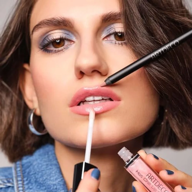 ARTDECO Soft Lipliner Waterproof - Wasserfester, langanhaltender Lippenkonturenstift - 1 x 1,2 g, glänzendes, cremiges Finish, pflegend mit Kollagen-Präpeptid und Vitamin E, Hyaluronsäure für Volumen - rot – Bild 3