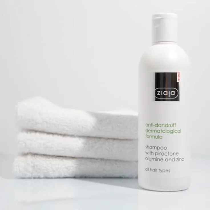Ziaja ZIAJA MED Anti-Schuppen-Shampoo mit Pyrocton Olamin und Zink, dermatologische Formel für alle Haartypen, 300 ml – Bild 4