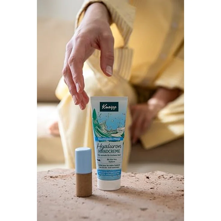 Kneipp Hyaluron Handcreme mit Hydro Boost Komplex, 75ml - Reduziert Fältchen und spendet 24h Feuchtigkeit, zieht sofort ein, für normale bis trockene Haut – Bild 4