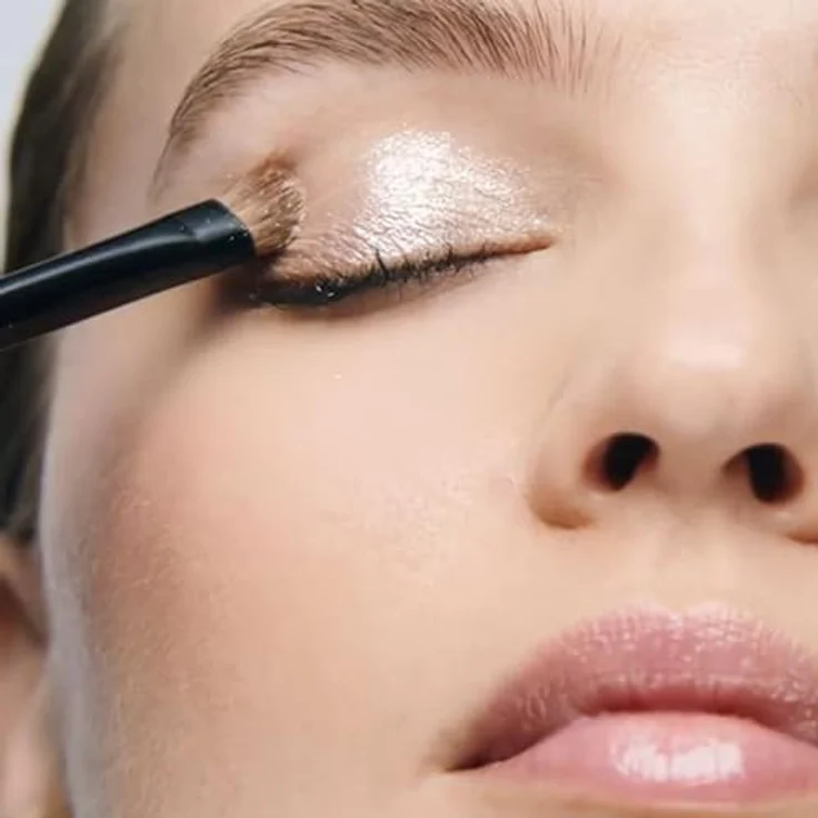 Bobbi Brown Luxe Eye Shadow Metallic-Lidschatten Farbton HEAT RAY, 1,8 g, langanhaltende und leicht aufzutragende Formel mit Metallic-Effekt – Bild 9