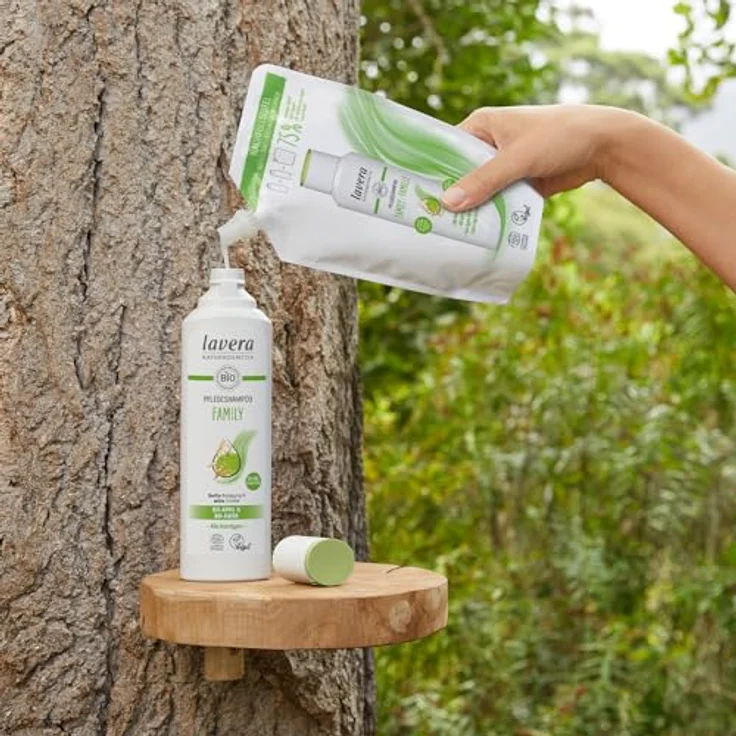 lavera Nachfüllbeutel Pflegeshampoo Family - sanfte Reinigung & milde Frische - ohne Silikone - vegan - Naturkosmetik - 500 ml – Bild 3