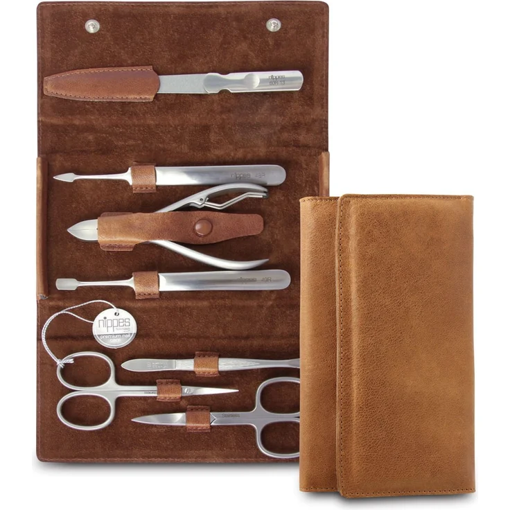 Nippes Whiskey Maniküre-Set braun, inkl. Hautschere, Nagelschere, Saphirfeile, Pinzette, Reiniger, Nagelzange & Drücker, aus rostfreiem Stahl, Rindleder-Etui