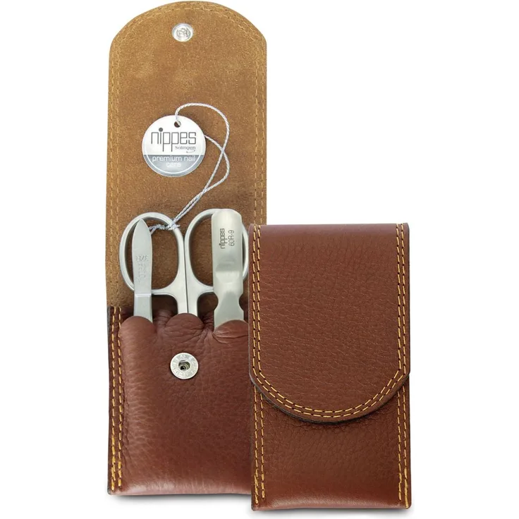 Nippes Classic Maniküre-Set braun, inkl. Kombinierte Haut- und Nagelschere, Saphirfeile & Pinzette, aus rostfreiem Stahl, Rindleder-Etui