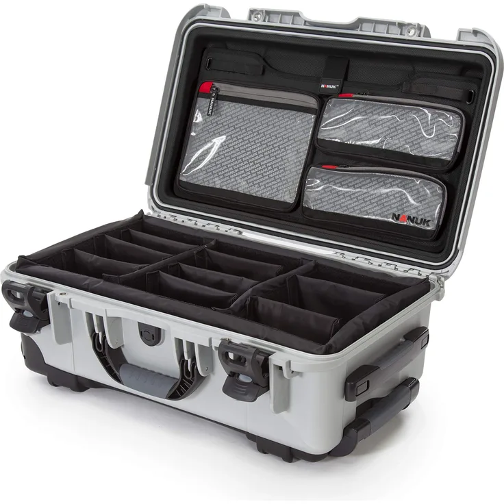 Nanuk 935 Hartschalenkoffer mit Rädern, wasserdicht, Gepolsterte Trennwand mit Deckel, Silber, 935