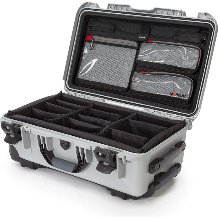 Nanuk 935 Hartschalenkoffer mit Rädern, wasserdicht, Gepolsterte Trennwand mit Deckel, Silber, 935