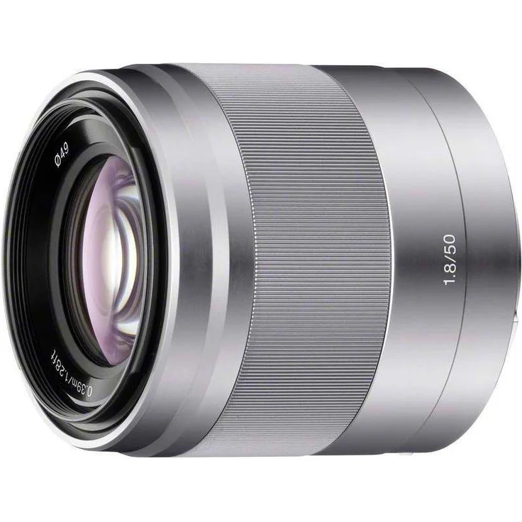 Sony SEL-50F18 Porträt-Objektiv (Festbrennweite, 50 mm, F1.8, APS-C, geeignet für A6000, A5100, A5000 und Nex Serien, E-Mount, silber – Bild 1