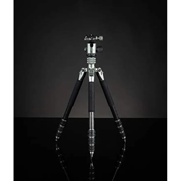 Rollei Lion Rock Traveler S, sehr hochwertiges Carbon Reise-Stativ mit 10 KG Tragkraft inkl. Stativkopf und Spikes. Ideal für Reise und Naturfotografie mit Ihrer Spiegelreflex oder System-Kamera.