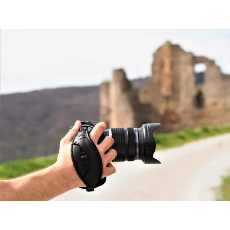 EDDYCAM 1411 Sling-2, Kamerahandschlaufe aus weichem Elchleder mit Bodenplatte. Universelle Größe für mittlere & große DSLR Kameras, Nikon D850, D750, Canon 5-7D, Olympus EM-1, Leica SL, Sony A99