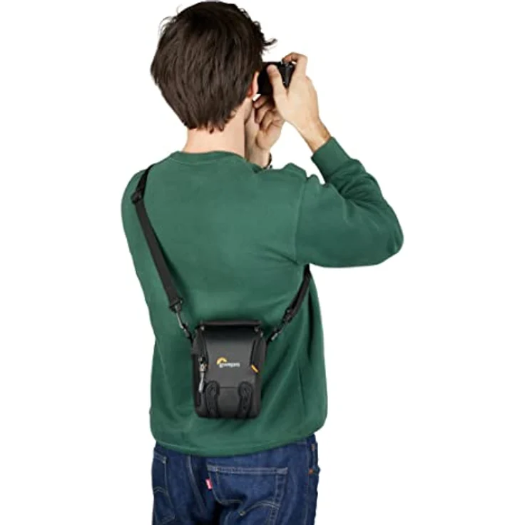 Lowepro Adventura SH 115 III, Kamera-Umhängetasche mit Verstellbarem/Abnehmbarem Schultergurt, Kamerarucksack für Spiegellose Kameras, Kompatibel mit Sony Alpha 6000 Serie, Schwarz – Bild 5