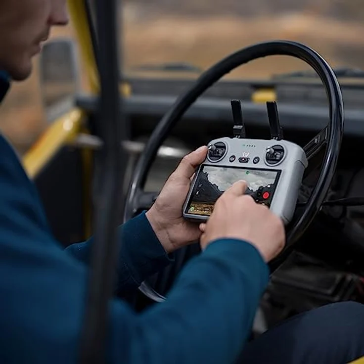 DJI RC 2, Drohnen Fernsteuerung mit O4-Videoübertragung, FHD Touchscreen, 32 GB Speicher, grau – Bild 6
