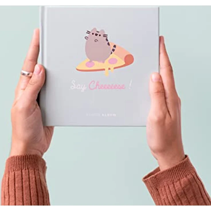 Pusheen Fotoalbum mit Hardcover-Einband, für 22 Fotos 16x16 cm, selbstklebende Seiten, offiziell lizenziert – Bild 7