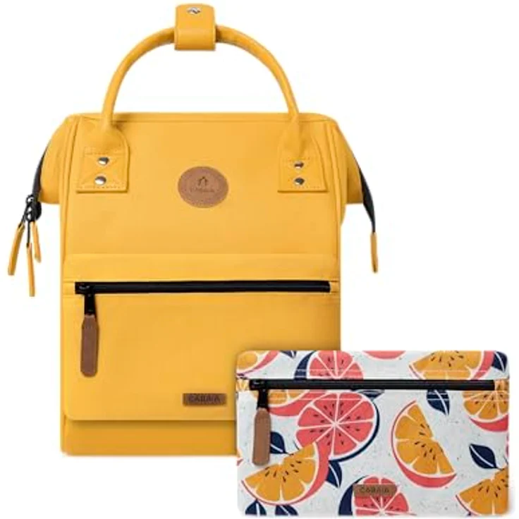 Cabaïa Adventurer Rucksack Marrakech Small 10L, wasserabweisend, Laptopfach bis 10,5 Zoll, 2 Vordertaschen, vegan zertifiziert, gelb – Bild 1