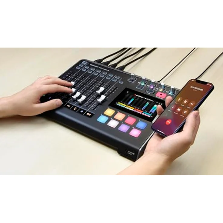 Tascam Mixcast 4, Studio- und Livemixer mit vier Mikrofoneingängen, Auto-Mixer-Funktion und 12,7 cm Farb-Touchscreen, Schwarz – Bild 5