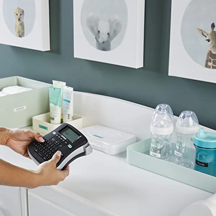 DYMO LabelManager 210D Handheld-Etikettendrucker-Set, QWERTY-Tastatur, mit 12 mm schwarzen auf weißen D1-Etiketten und Tragetasche – Bild 8