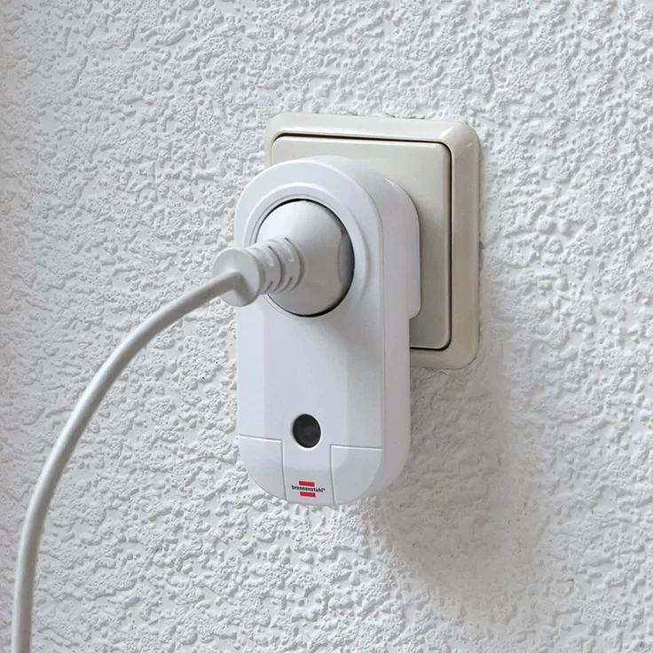 Brennenstuhl Funkschalt-Set RC CE1 3001, 3er Funksteckdosen Set, mit Handsender und erhöhtem Berührungsschutz, weiß – Bild 4