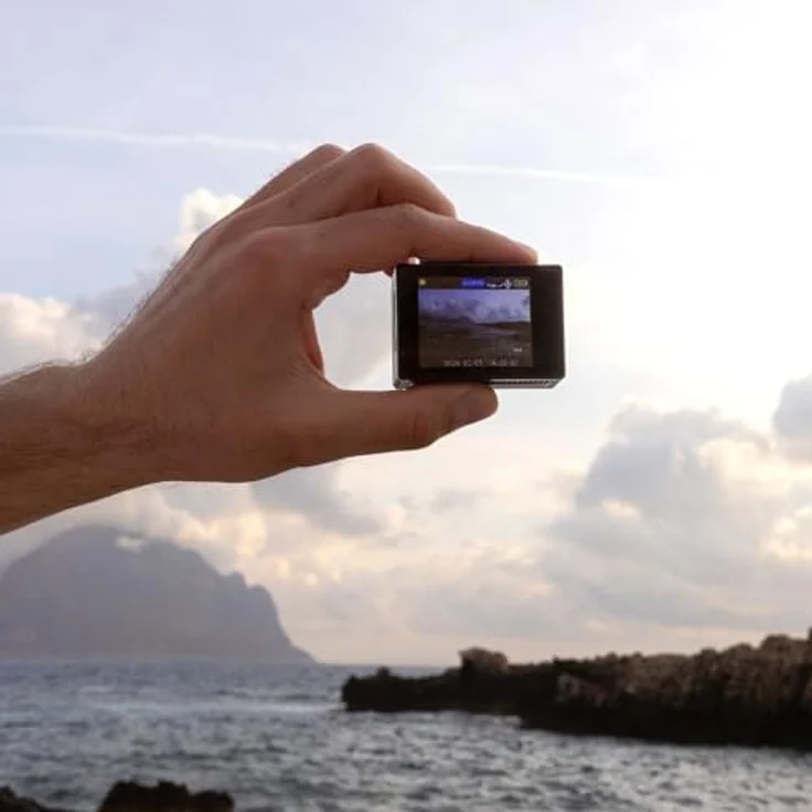 Nilox XShot, Action-Kamera mit 2560x1440 HD-Auflösung, wasserdicht bis 30 Meter, 170° Weitwinkelobjektiv, microSD bis 128 GB, elektronische Bildstabilisierung – Bild 7