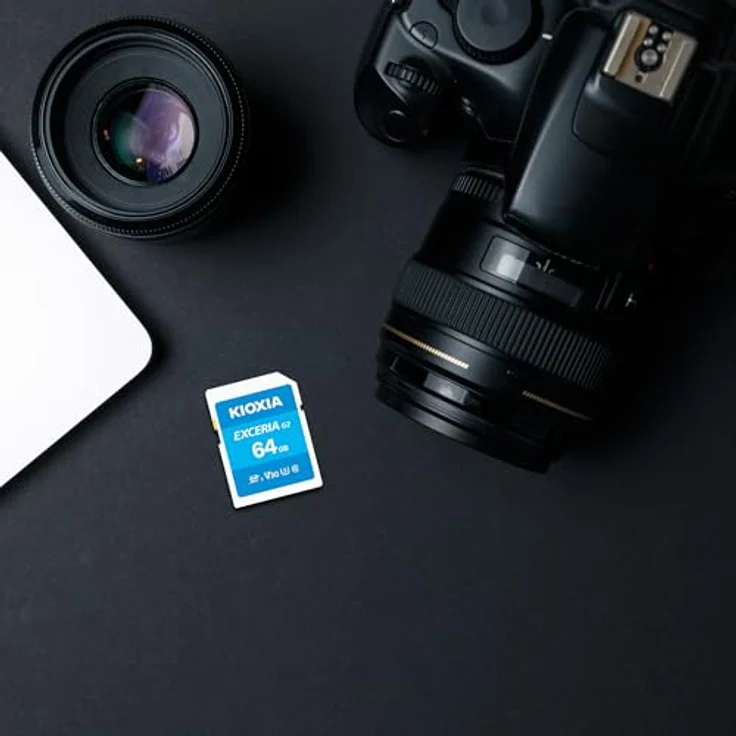Kioxia LNEX2L064GG4 SDXC Speicherkarte, 64 GB, UHS-I, 100 MB/s Lesegeschwindigkeit, blau – Bild 2