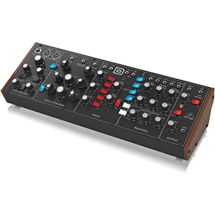 Behringer Model D, Monophoner Analog Synthesizer mit triple-VCO Design und 24dB Kaskaden-Filter – Bild 5