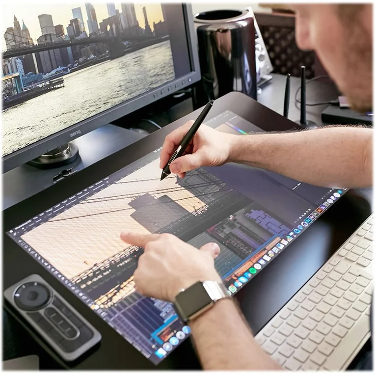 Wacom Cintiq Pro 24 Touch Tablet (24 Zoll Grafik-Touch-Display mit 4K Auflösung & integriertem Standfuß, inkl. Pro Pen 2 Stift mit verschiedenen Ersatzspitzen) – Bild 3