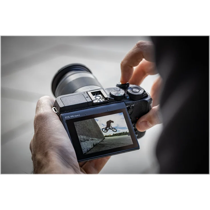 Canon EOS M6 Mark II Systemkamera (32,5 Megapixel, 7,5 cm (3,0 Zoll), Touchscreen LCD, Display, Digic 8, 4K Video, WLAN, Bluetooth) Gehäuse mit Objektiv EF-M 15-45mm F3.5-6.3 IS STM Kit schwarz – Bild 2