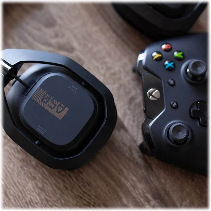 ASTRO Gaming A50 kabelloses Headset und Basisstation (4. Generation) mit Dolby Audio-Dolby Atmos (kompatibel mit Xbox One, PC, Mac) schwarz-gold – Bild 6