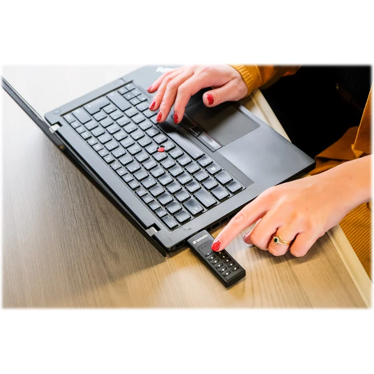Verbatim Keypad Secure USB-3.0-Stick - 32 GB - Datenspeicher mit Passwortschutz, inkl. USB-A zu USB-A-Verlängerungskabel, schwarz – Bild 9