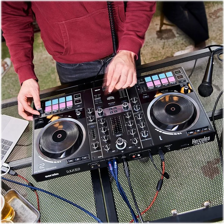 Hercules DJControl Inpulse 500 (2-Deck DJ Controller, Beatmatch Guide, IMA, 16 RGB Pads, integr. Soundkarte-Mixer, Mic-In, DJ Academy, DJUD & Serato DJ Lite, PC - Mac) – Bild 3