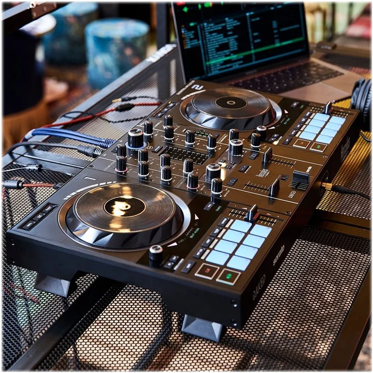 Hercules DJControl Inpulse 500 (2-Deck DJ Controller, Beatmatch Guide, IMA, 16 RGB Pads, integr. Soundkarte-Mixer, Mic-In, DJ Academy, DJUD & Serato DJ Lite, PC - Mac) – Bild 2