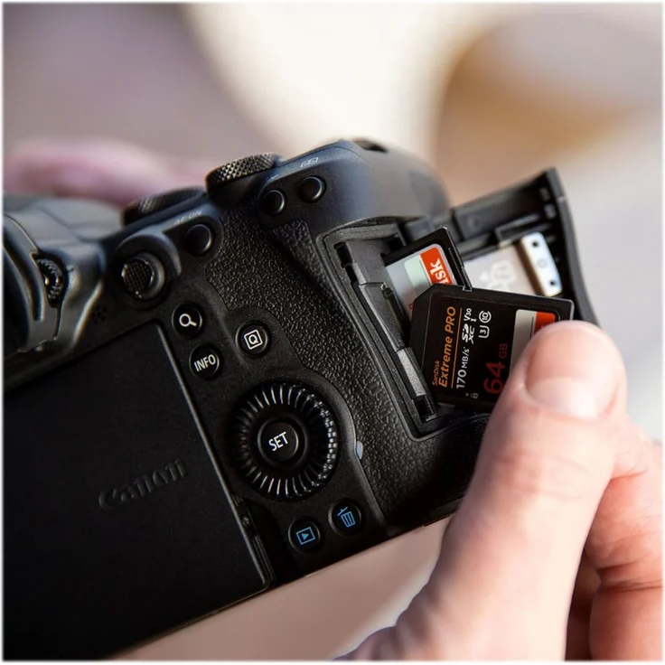 Canon EOS R6 Vollformat Systemkamera - Gehäuse (20,1 MP, 4K UHD, 5 Achsen Bildstabilisator, WLAN, Bluetooth, USB 3.1, Dual Pixel CMOS AF II), schwarz – Bild 10