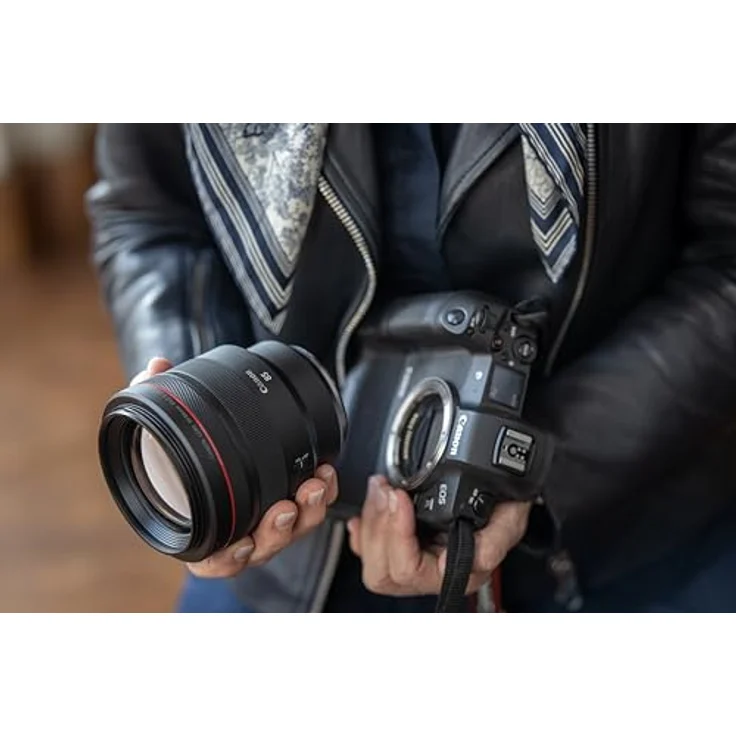 Canon Porträtobjektiv RF 85mm F1.2L USM für EOS R (Festbrennweite, 82mm Filtergewinde, Autofokus) schwarz – Bild 4