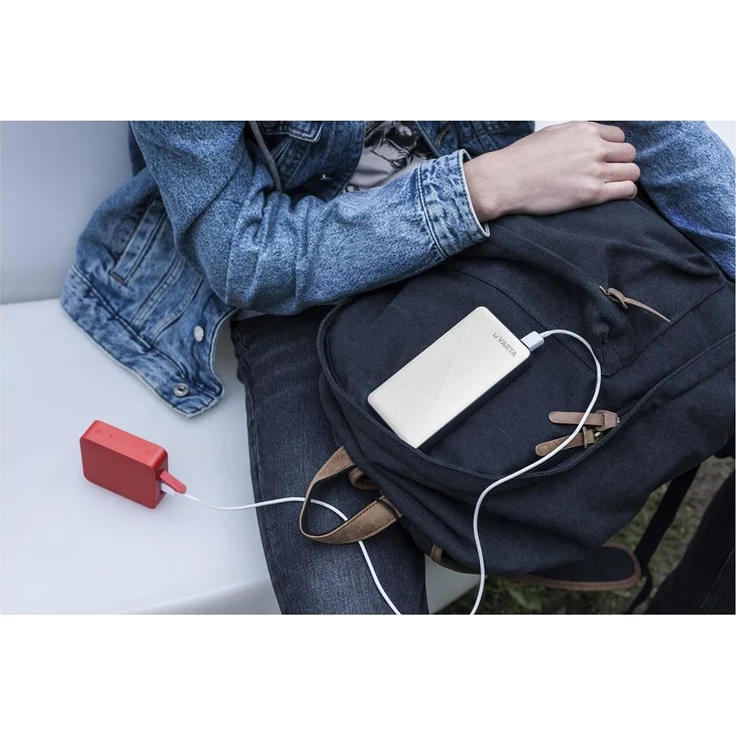 VARTA Power Bank Energy, 15000 mAh, mit 4 Anschlüssen (1x Micro USB, 2x USB A, 1x USB C), kompatibel mit Tablets & Smartphones, inkl. Micro USB Ladekabel, weiß – Bild 10