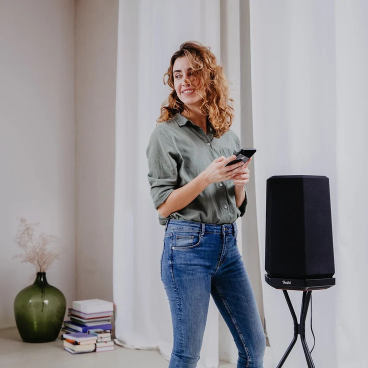 Teufel Holist M schwarz 360°-Lautsprecher mit Alexa Voice Service, Mikrofon – Bild 3