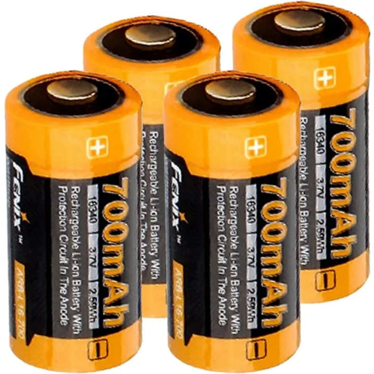 4 Stück Li-ion Akku mit 3,7 Volt, min. 700mAh, typisch 760mAh, max. 820mAh Kapazität