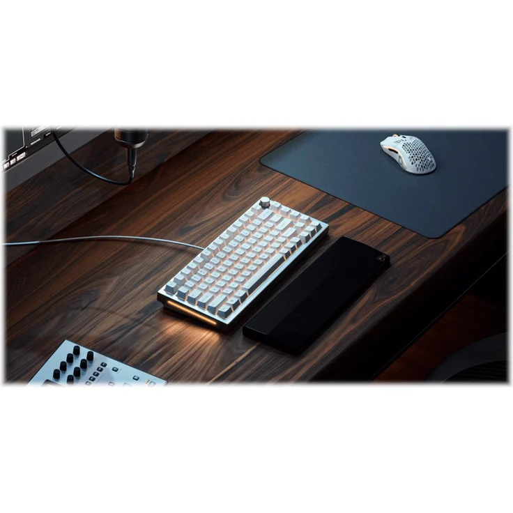 Glorious PC Gaming Race GMMK Pro White Ice 75% TKL Tastatur - Barebone, ANSI-Layout, silber – Bild 6