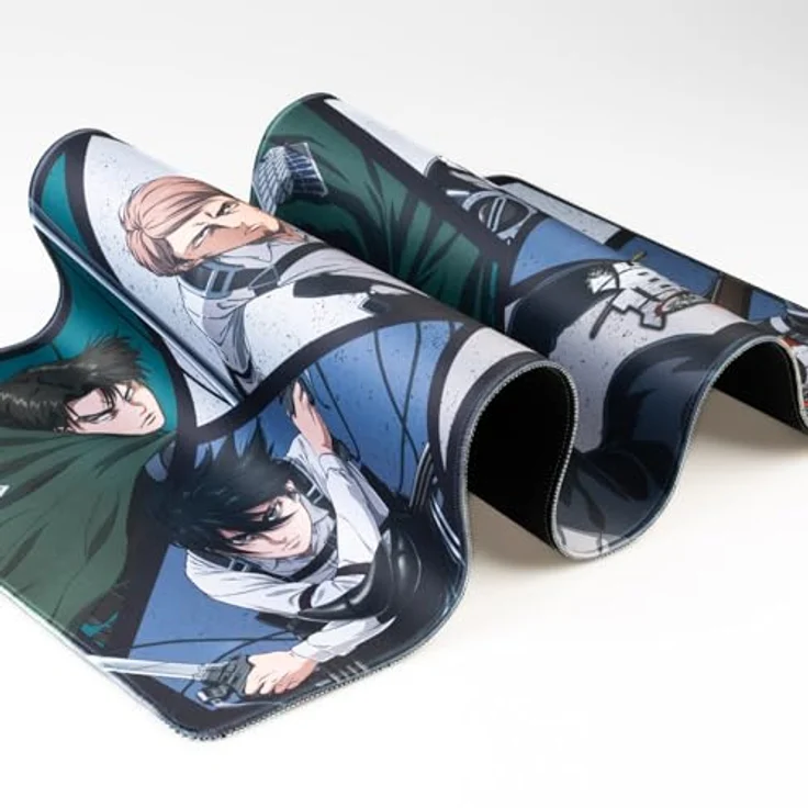 Grupo Erik Gaming Mauspad XXL Attack on Titan, rutschfeste Unterseite, wasserabweisend, verstärkte Kanten, 80 x 35 x 0,4 cm – Bild 4