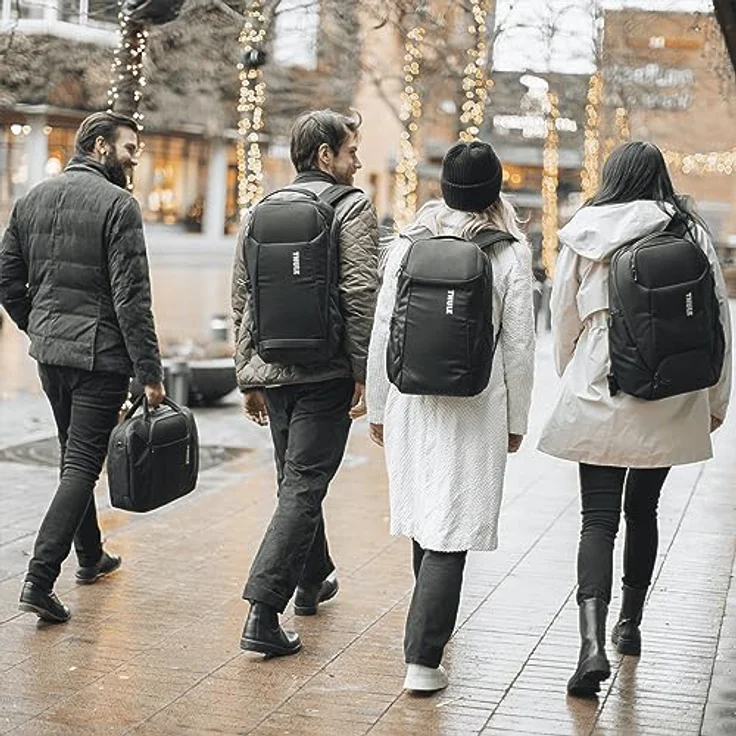 Thule Accent Rucksack 20l Schwarz, 100 % recyceltes Polyester mit SafeZone-Fach und Trolleybefestigung – Bild 5