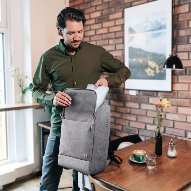 DICOTA Eco Backpack MOTION 33,02-39,62cm 13-15,6Zoll Light Grey