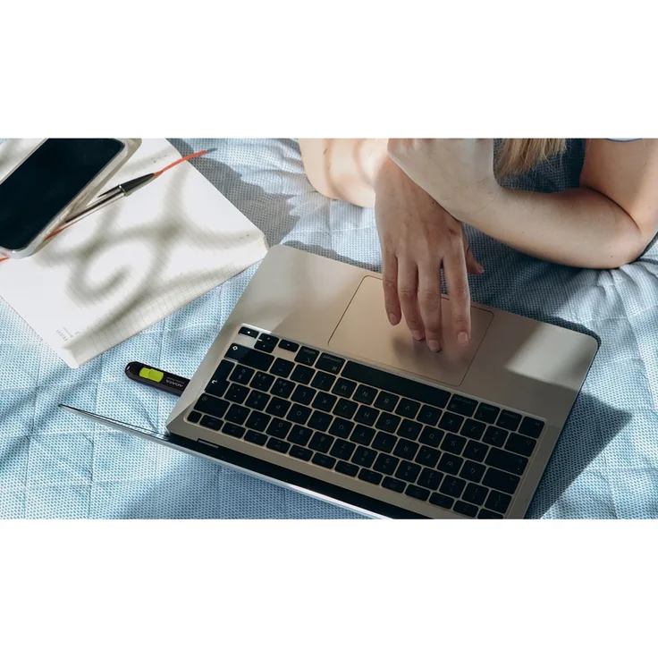 ADATA UC300 128 GB USB-Stick, schwarz-grün, USB-C 3.2 Gen 1 (ACHO-UC300-128G-RBK/GN)