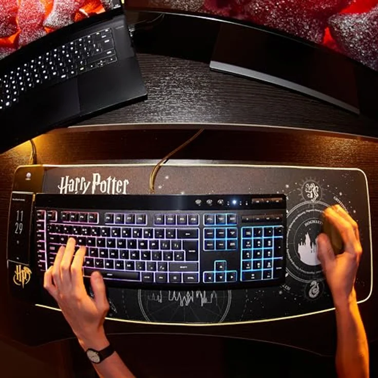 Numskull Harry Potter XL RGB Gaming-Mauspad mit 15W kabellosem Ladegerät | Anpassbare LED, rutschfest, wasserabweisend, magische Themenkunst – Bild 3