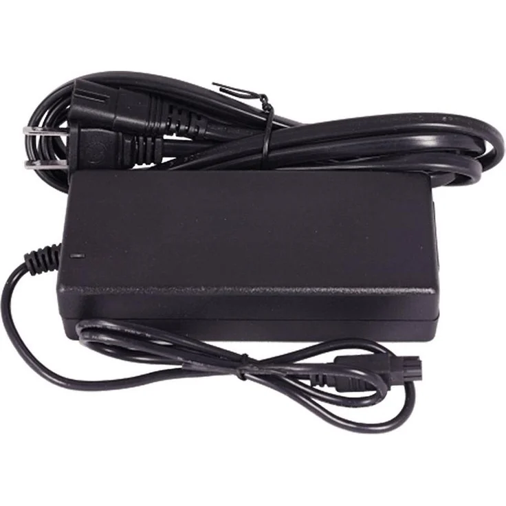 Cradlepoint 170870-000, Universelles Indoor Notebook Netzteil mit 12 V und Betriebstemperaturbereich von -30 bis 70 °C