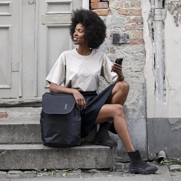 Thule Subterra 2 Rucksack 27 L, gepolstertes Air-Mesh-Rückenteil, Schwarz, für Laptop und Zubehör – Bild 5