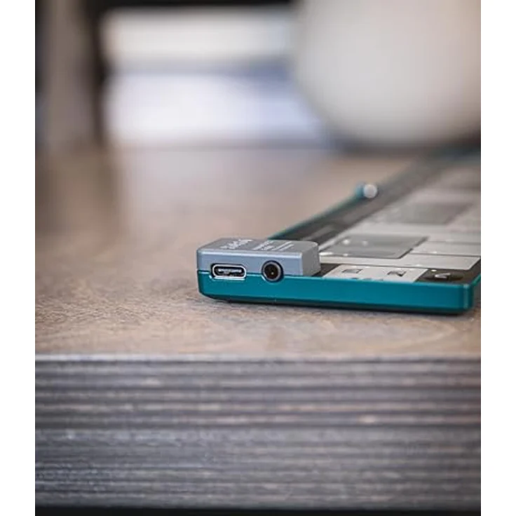 Korg nanoKEY Fold, Faltbarer 25 Tasten MIDI Keyboard Controller mit USB-C und TRS-MIDI, Weiß, anpassbare Anschlagdynamik, integrierter Arpeggiator und 15 Szenenspeicherplätze – Bild 5